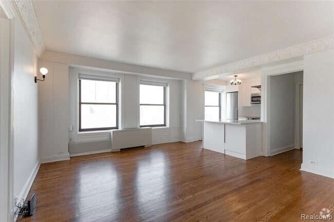 Building Photo - 15 E Kirby St