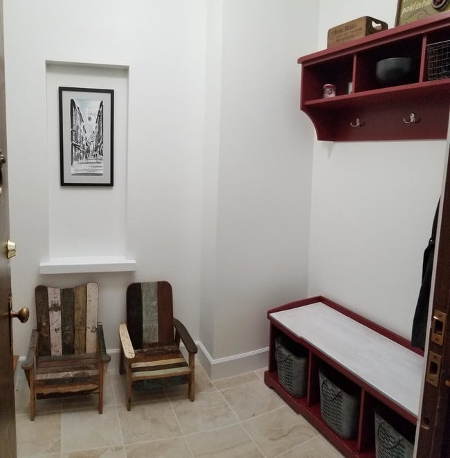 large foyer with 10' closet - 1 Linden Pl