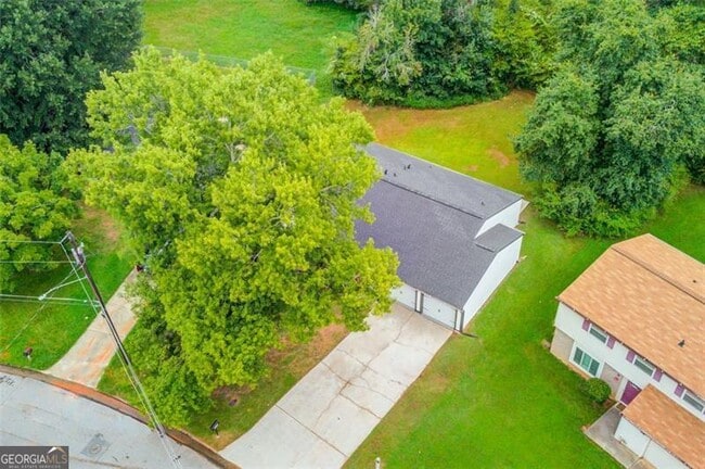 Foto del edificio - 5266 Long Green Ln