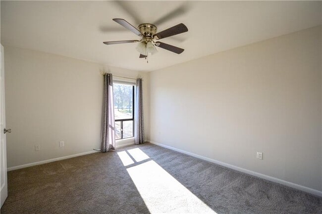 Building Photo - 703 College Park Dr