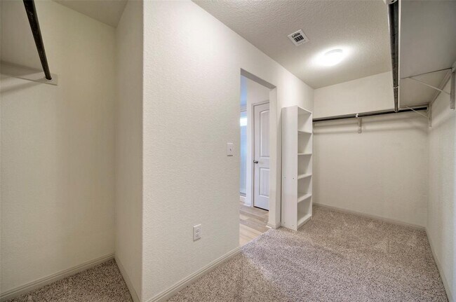 Foto del edificio - 1709 Fairhaven Gtwy