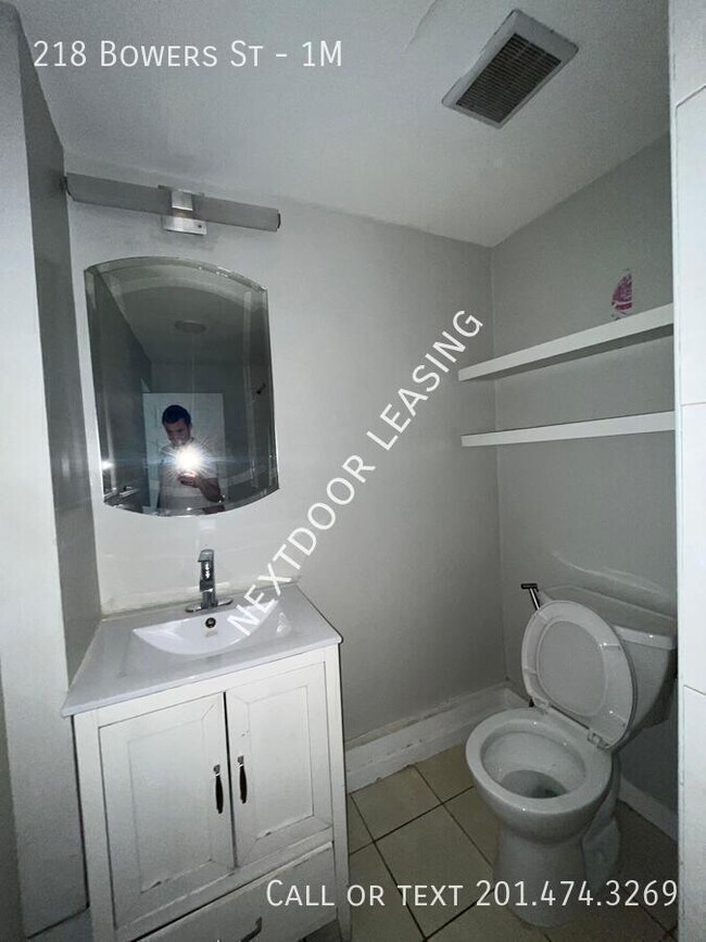 Foto del edificio - 218 Bowers St