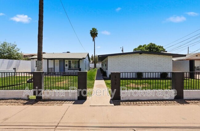 Foto del edificio - 805 E Turney Ave