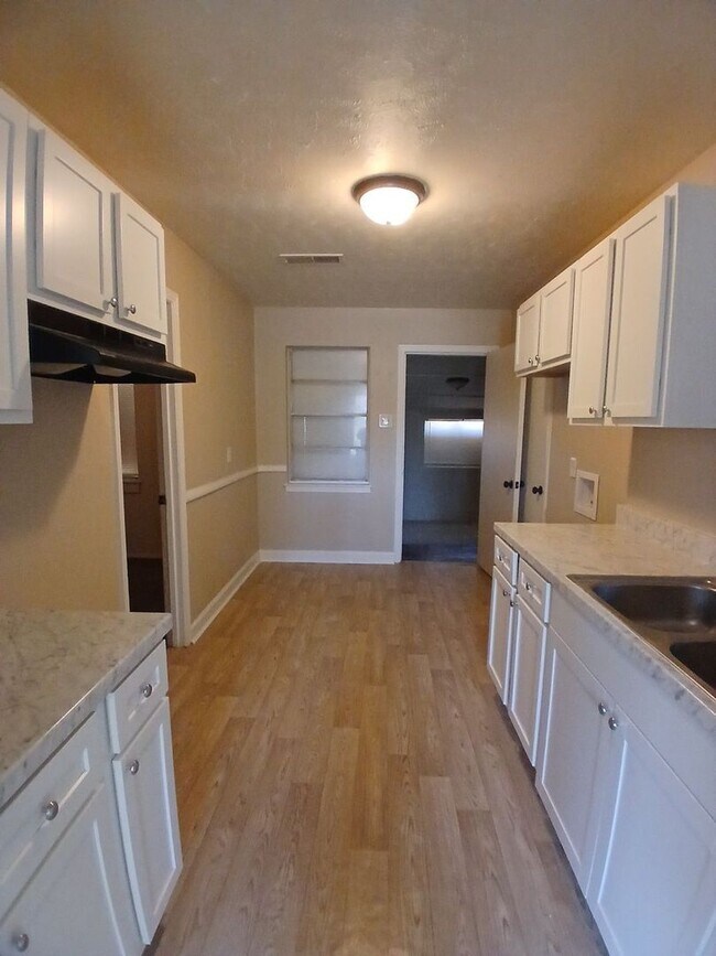 Foto del edificio - Freshly Renovated 4-Bedroom Home