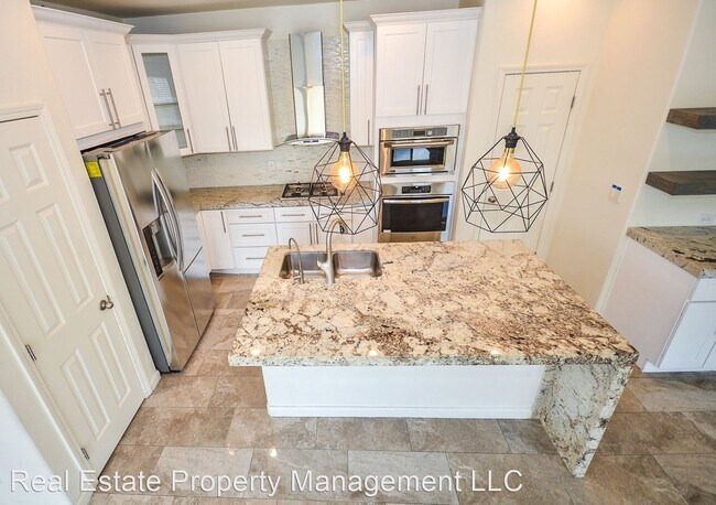 Building Photo - 3 br, 2.5 bath House - 378 Badinerie St