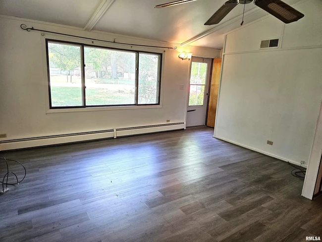 Living Room1 - 233 N Taylor St