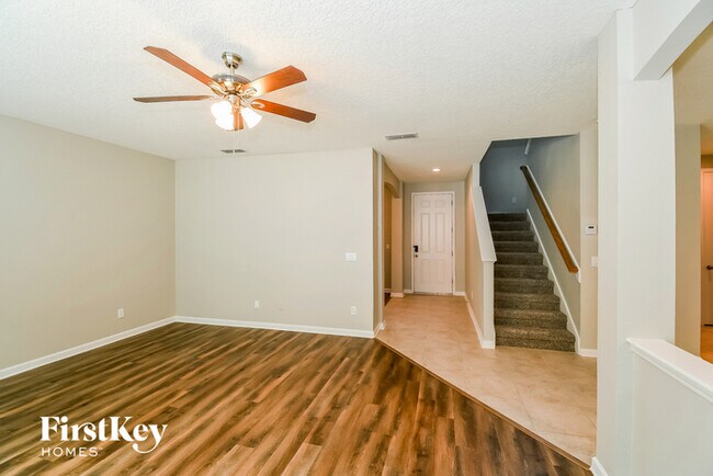 Building Photo - 1504 Falabella Dr