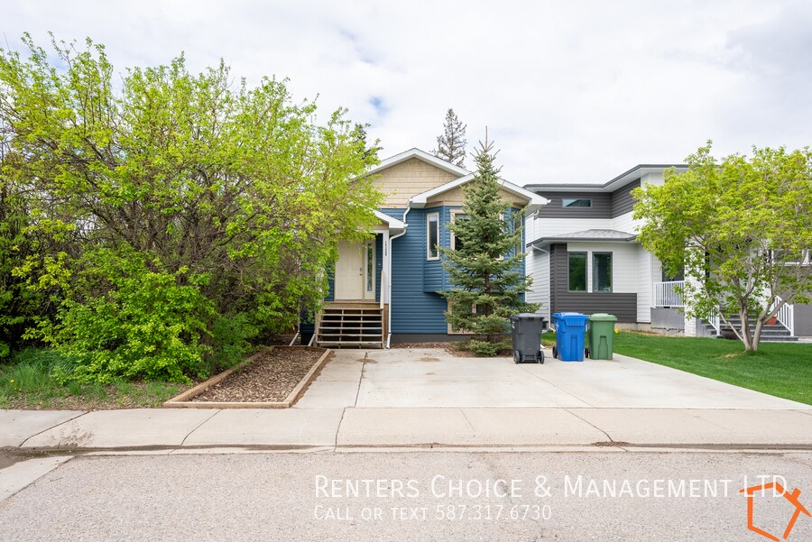 Photo principale - Executive Home in Coaldale with Extra Park...