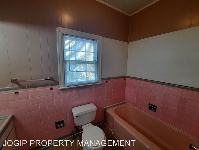 Building Photo - 3 br, 3 bath House - 1718 W. Oak St