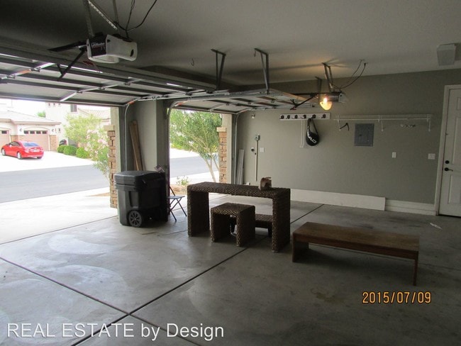 Building Photo - 3 br, 3 bath House - 7845 Via Mazarron St.