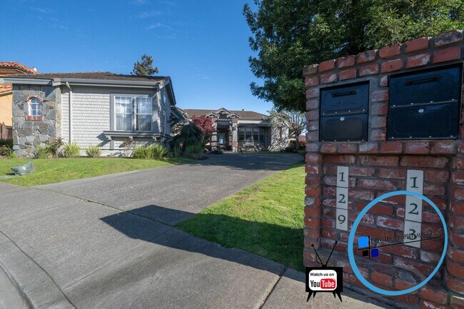 Building Photo - Rare rental opportunity on Sealion Pl in G...