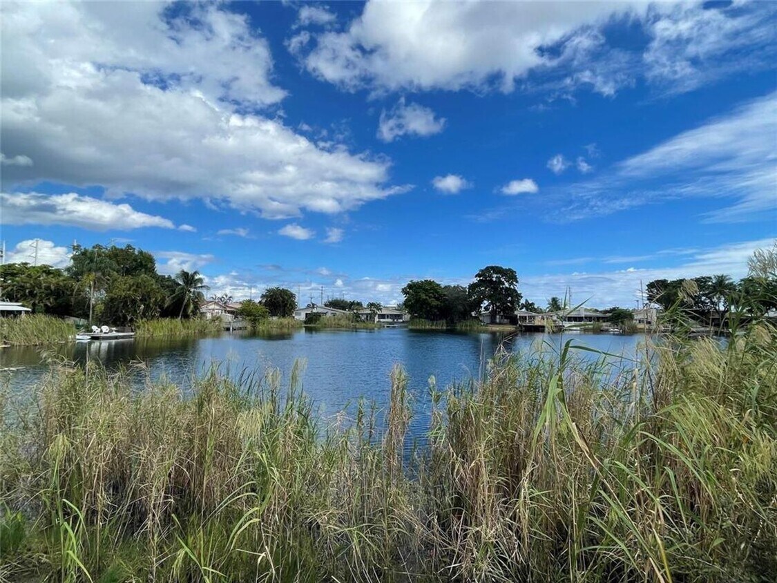 Photo - 5420 SW 25TH AVE # 1-2 DANIA, FL 33312