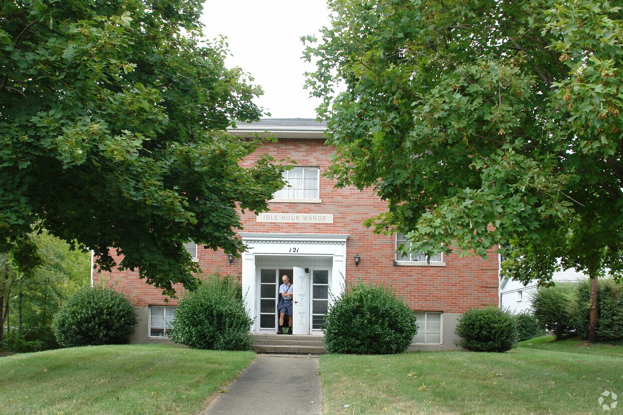Building Photo - 121 St Margaret Dr