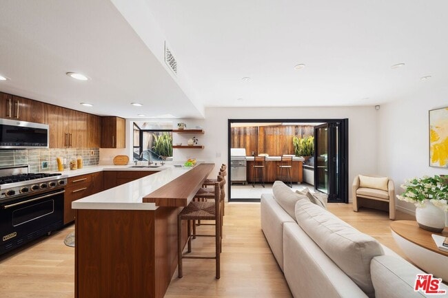 Building Photo - 831 14th St