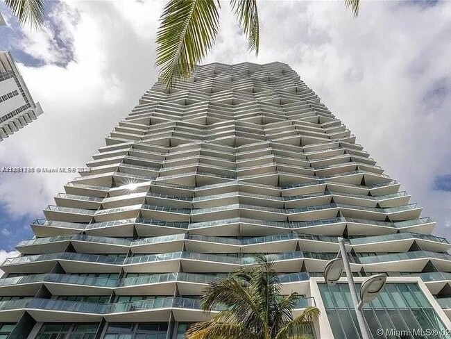 Foto del edificio - 460 NE 28th St