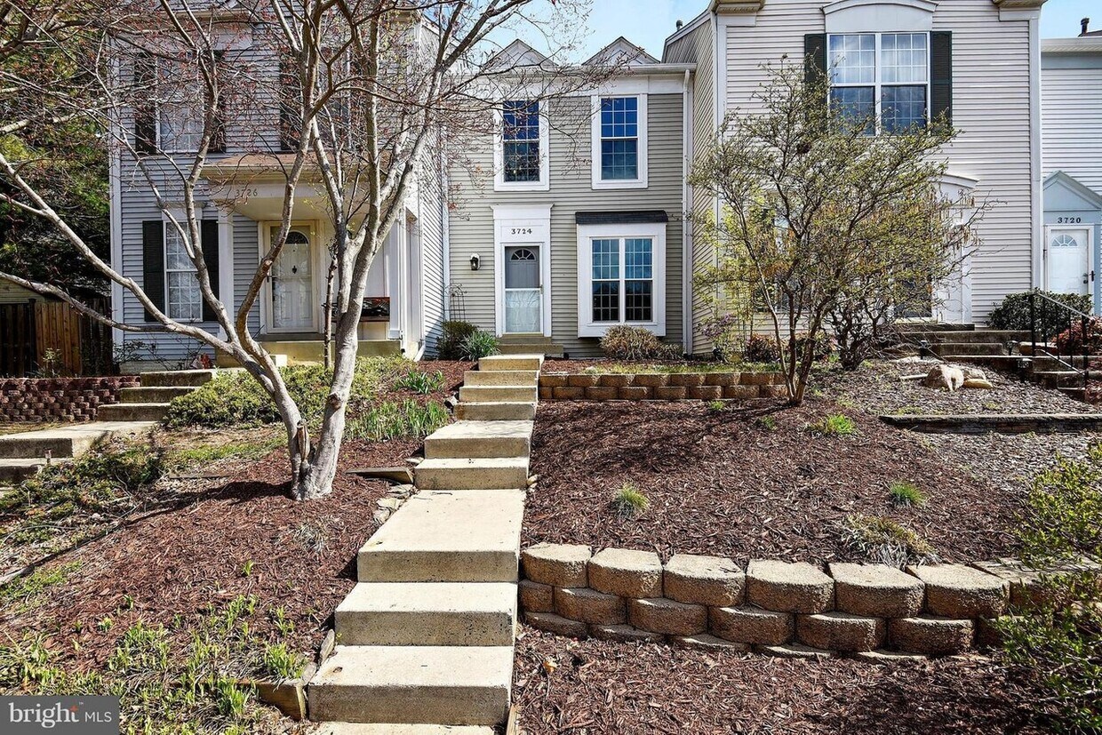 Primary Photo - 3724 Hampton Ct