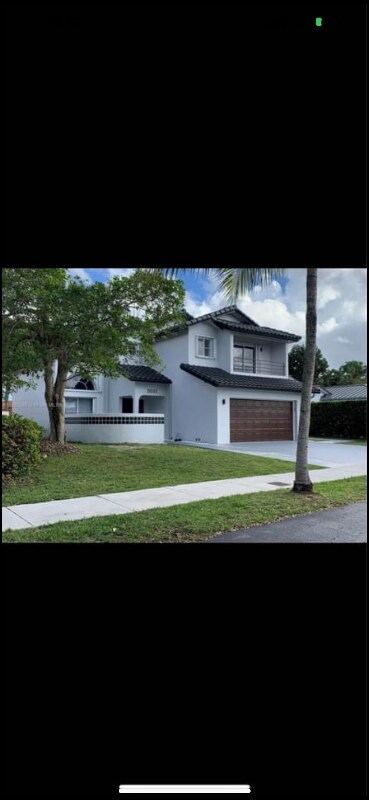 Building Photo - 11111 SW 147th Ct