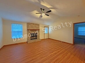 Building Photo - 3206 E Lark St