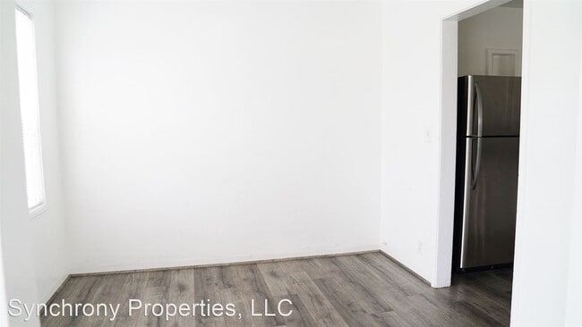 Building Photo - 455 W 20th St