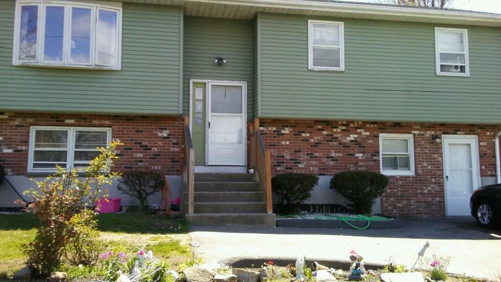 7 Maybrey Dr, Westerly, RI 02891 Apartment for Rent in Westerly, RI