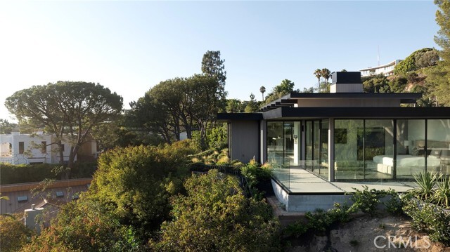 Building Photo - 9015 Alto Cedro Dr