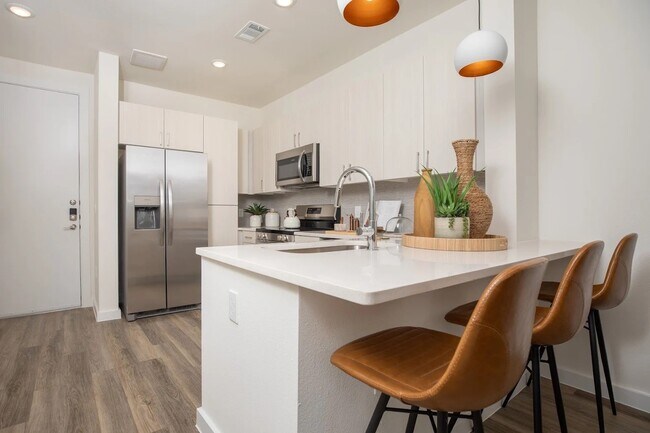 Foto del edificio - 1690 North Loop