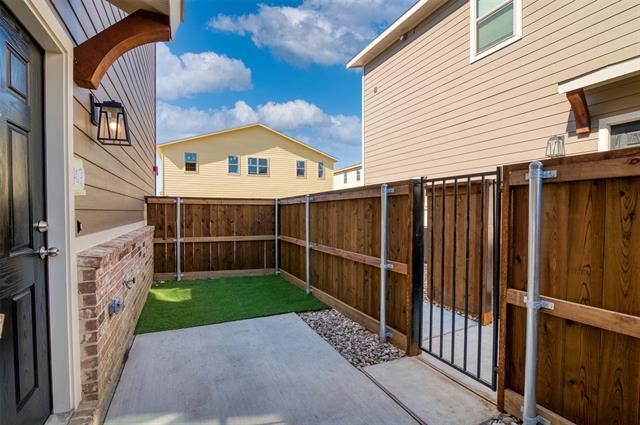 Foto del edificio - 707 Harvest Moon Dr