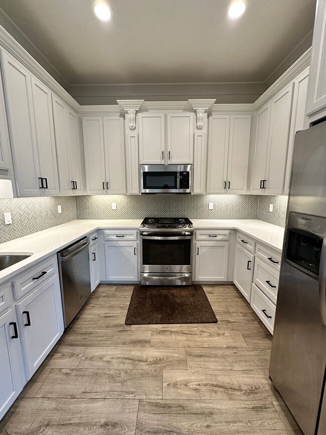 Building Photo - Close to WK Bossier and Barksdale Air Force Base.