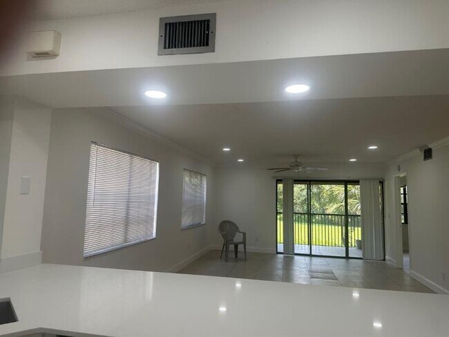 Foto del edificio - 1520 NW 45th St