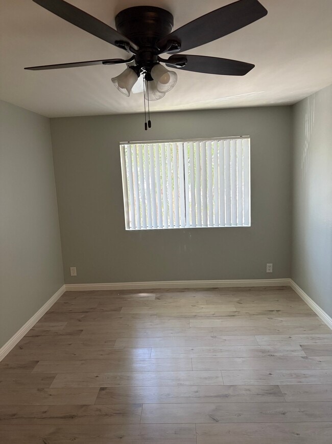 Building Photo - 5811 Tujunga Ave