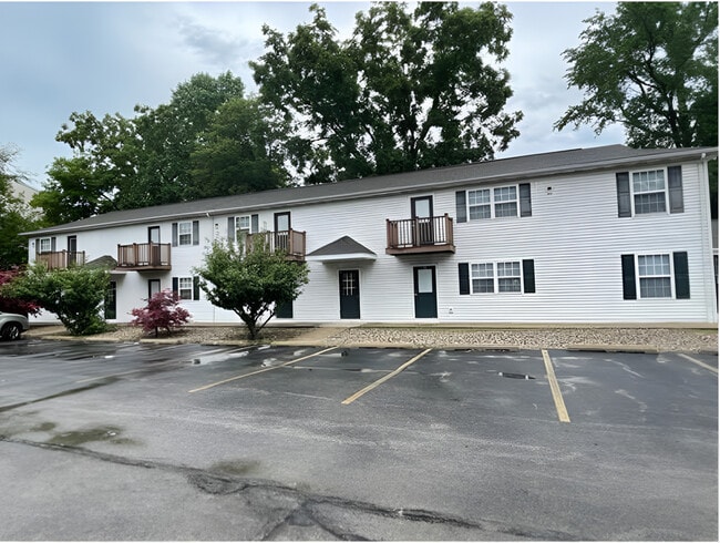Building Photo - 6th St Apartments