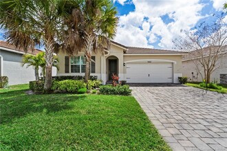 Building Photo - 7461 SW Harbor Cove Dr