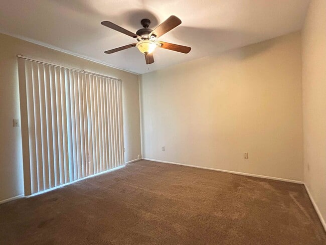 Foto del edificio - GORGEOUS REMODEL! 2 BEDROOM IN POINTS WEST!