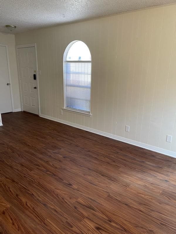 Photo - WON'T LAST. PET FRIENDLY, SINGLE-LEVEL TOWNHOME OFF HULEN, FENCED-IN YARD. PET-FRIENDLY, MOVE-IN ...