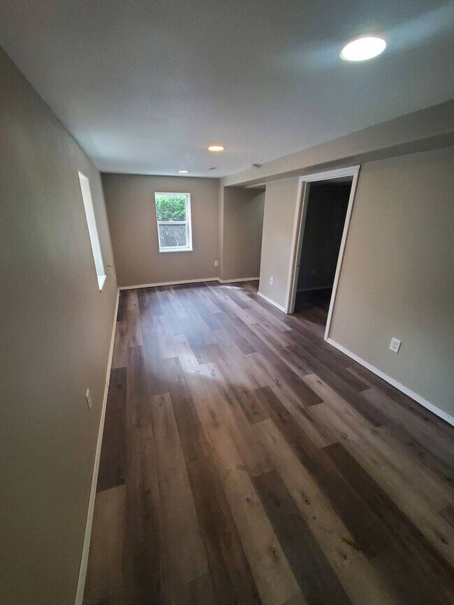 Building Photo - 2512 S 7th St. (Duplex)