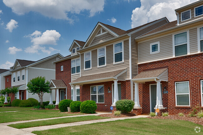 Building Photo - 320 Falling Water Ln SW