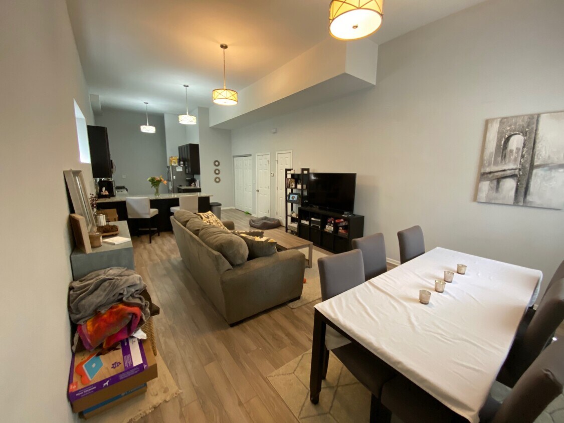 Foto principal - 1420 W Blackhawk St