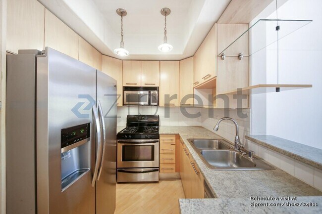Building Photo - 7100 La Tijera Blvd