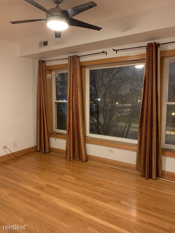 Foto del edificio - 4516 S Vincennes Ave