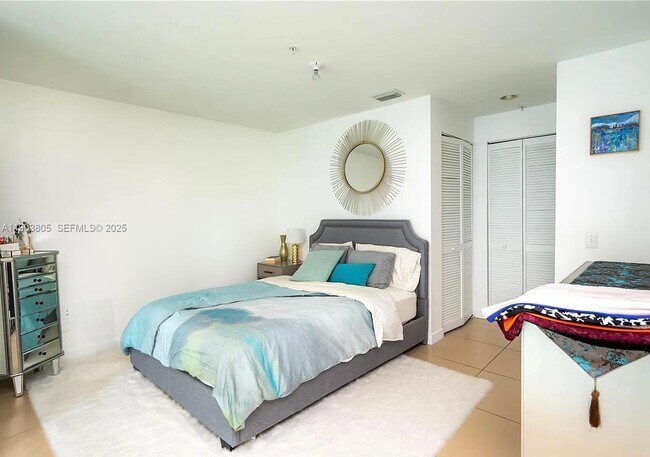 Foto del edificio - 300 S Biscayne Blvd