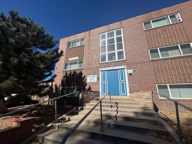 Foto del edificio - At the River