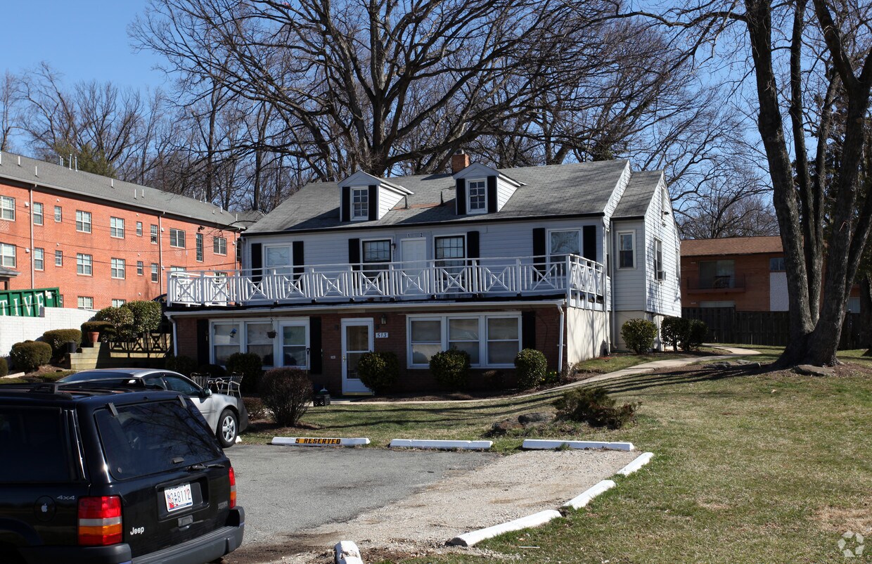 Primary Photo - 513 S Frederick Ave