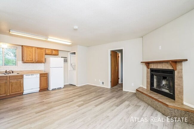 Photo - 1930 W Yampa St Apartment
