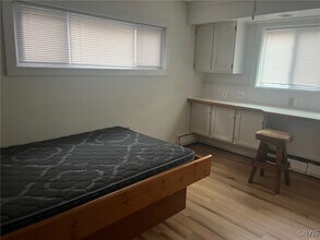 Building Photo - 1108 Madison St