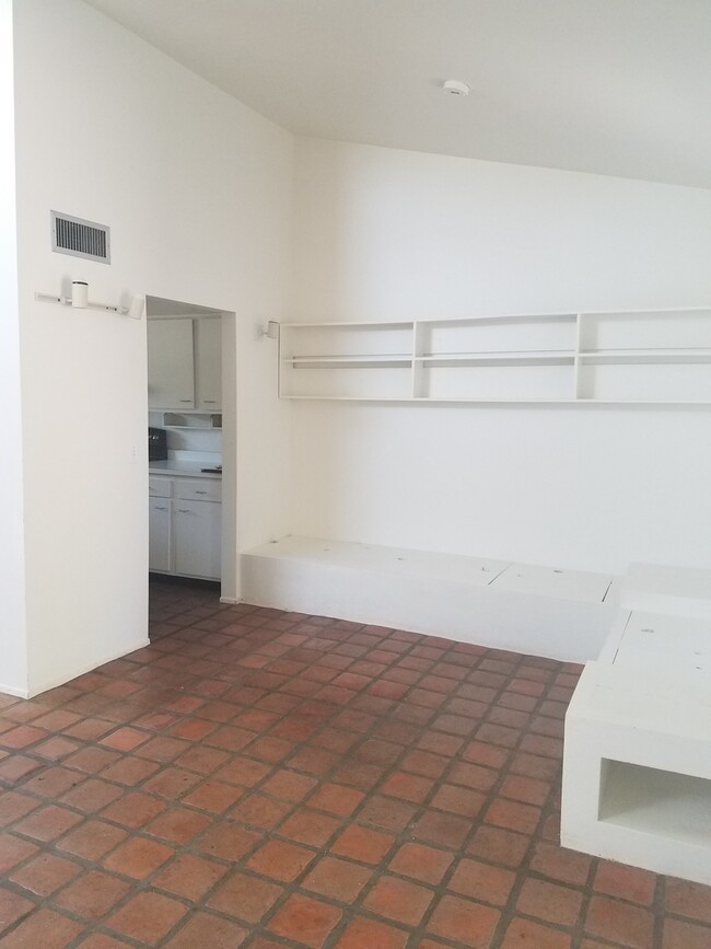 Building Photo - 2 Bed - 2 Bath - 1295 Sq. Ft.