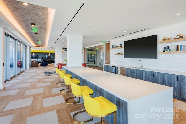 Foto del edificio - 401 S Graham St