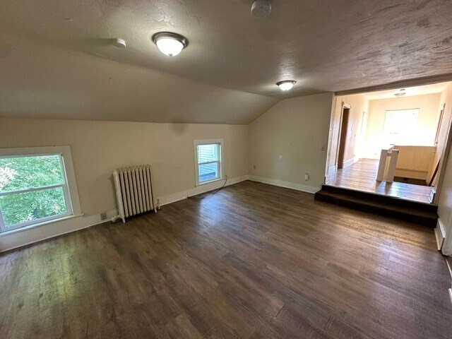 Sala de estar - 133 S Cottage St