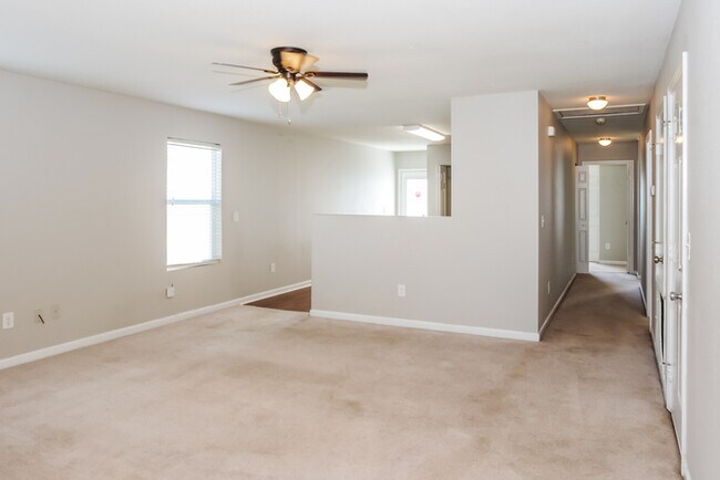 Building Photo - Charming 3 Bedroom with Attached Garage
