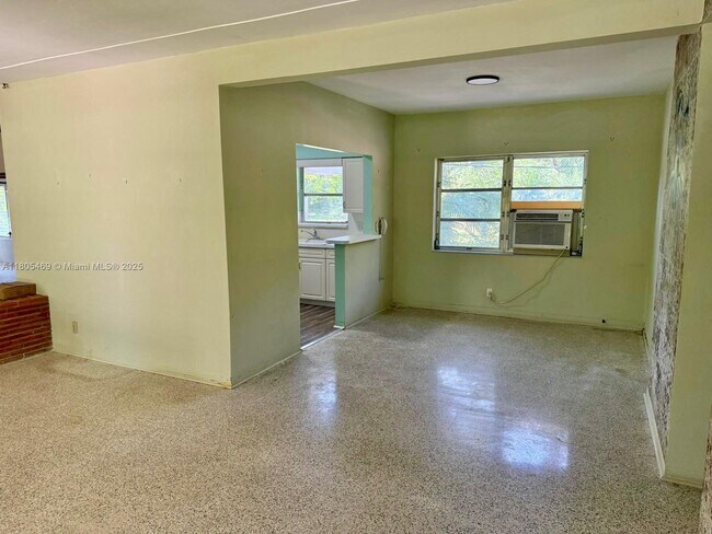 Foto del edificio - 8055 SW 122nd St