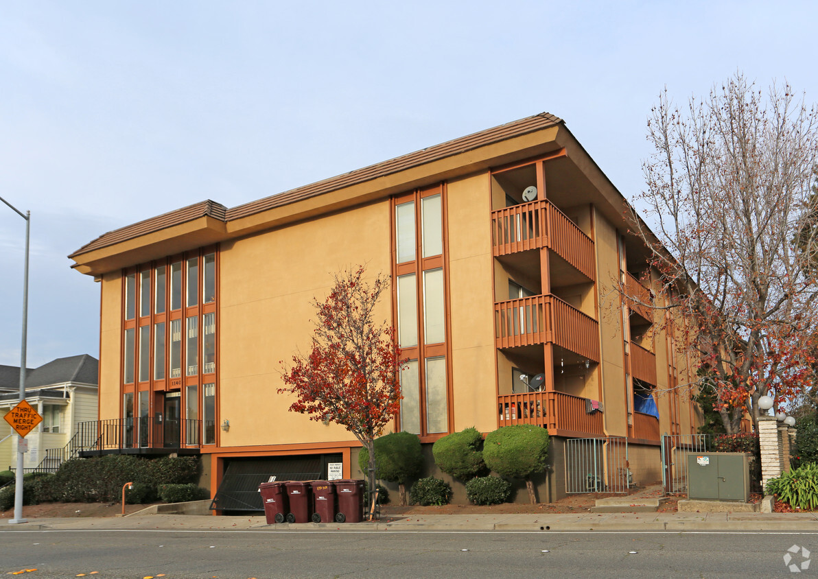 Building Photo - D Street Apartments